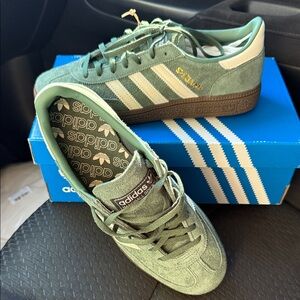 Adidas woman’s Green Suede Sneakers